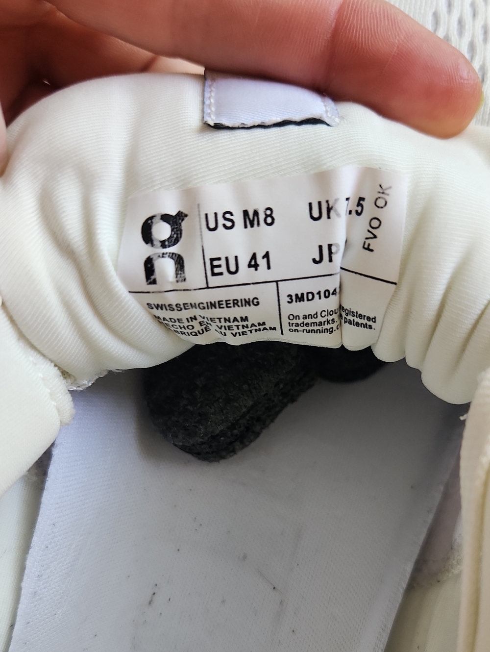 Men’s White Sneakers Size 8 - Picture 16 of 16